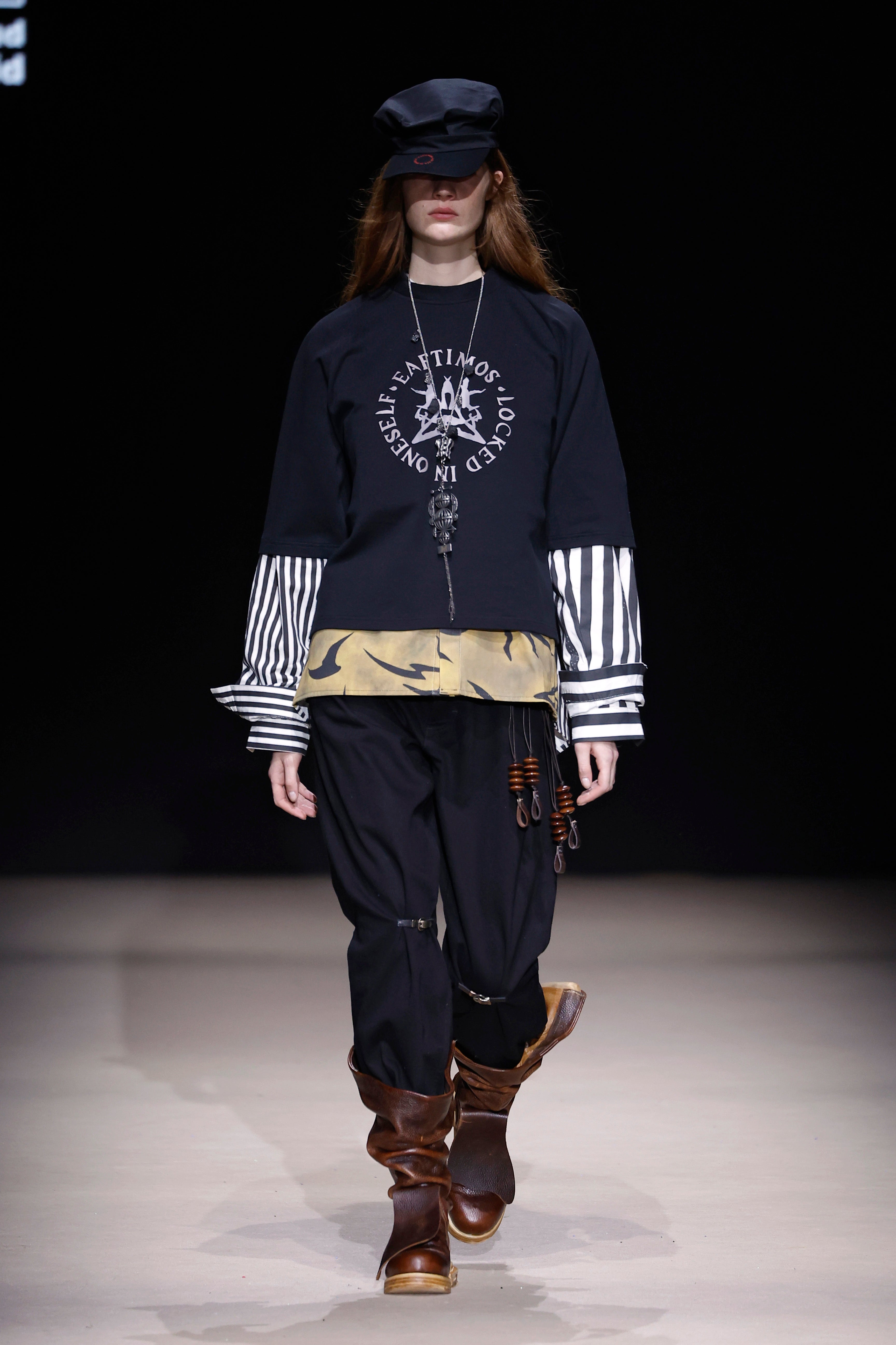 NIERIKA T-SHIRT - RUNWAY PIECE