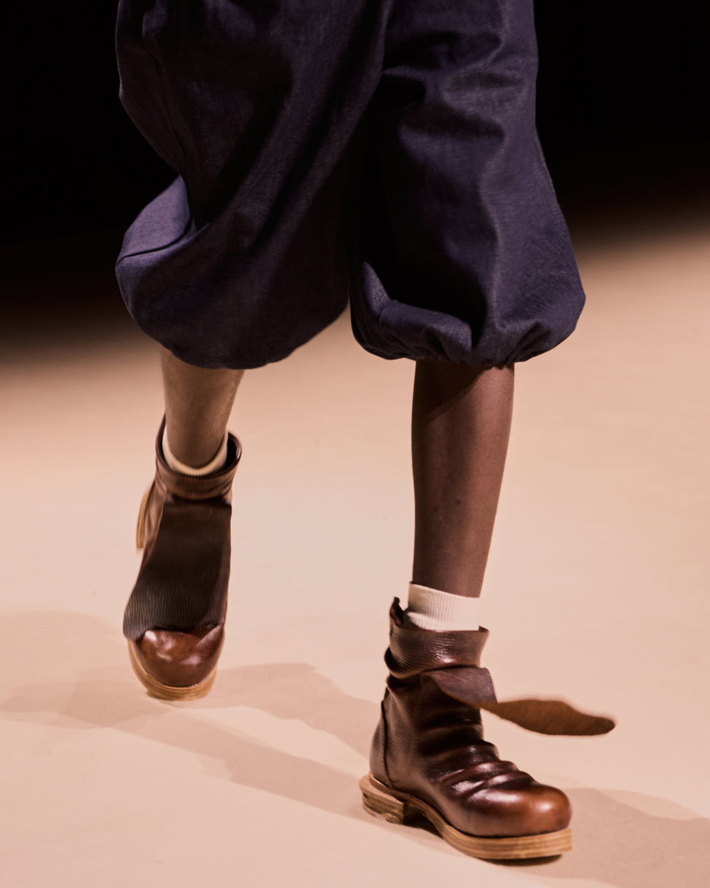 PEASANT SHORT BOOT - BROWN PULL-UP LEATHER