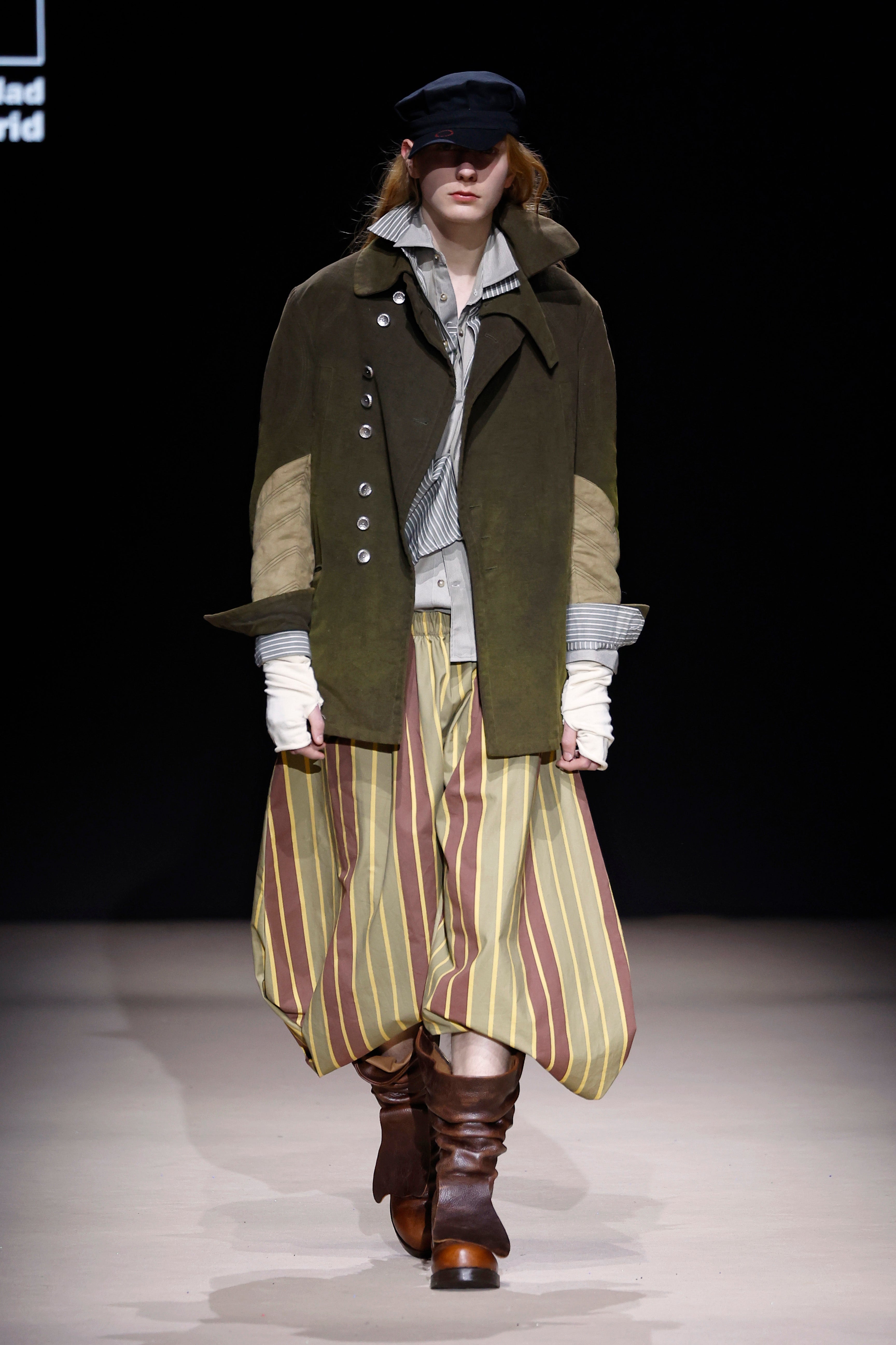 STRIPED BALLOON SHORTS - RUNWAY PIECE