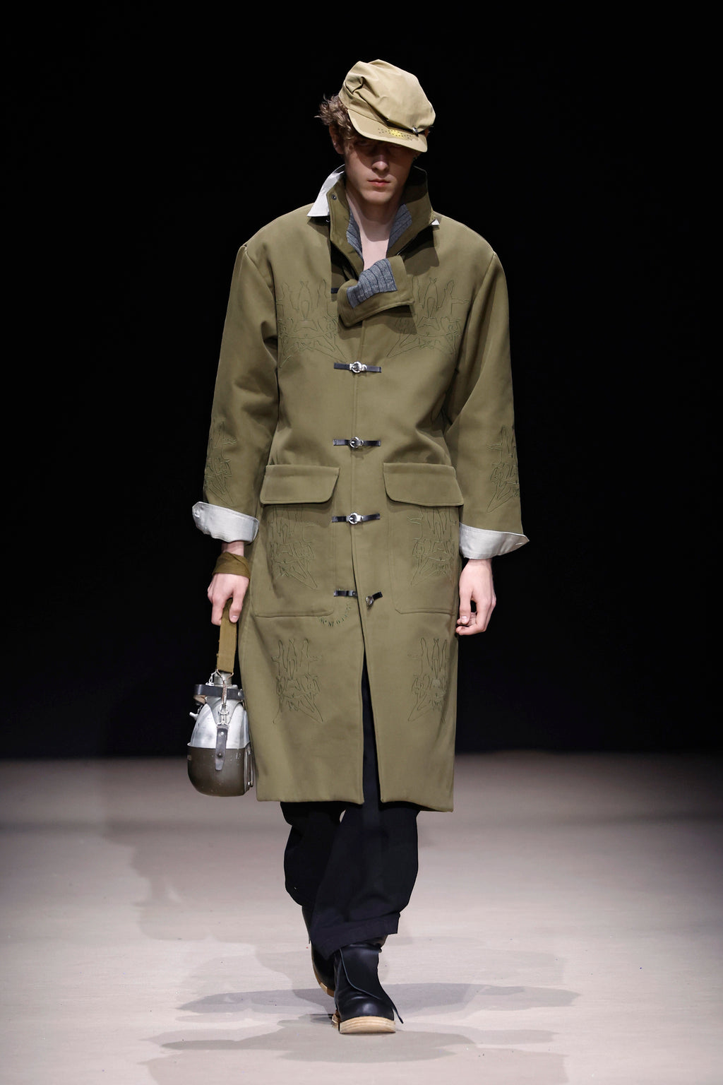 KHAKI PEASANT CAP - RUNWAY PIECE AW26