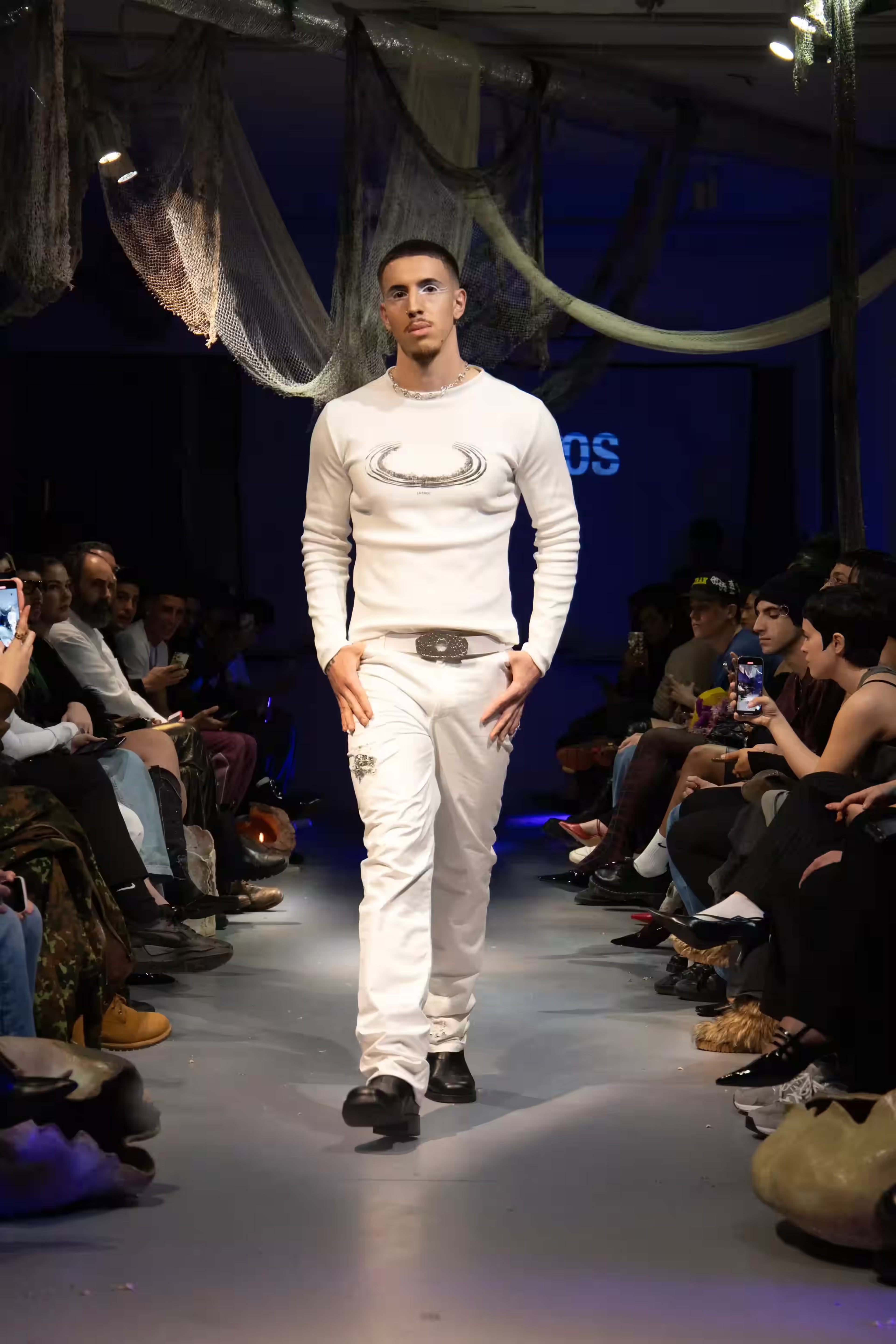 RIPPLE LONG SLEEVE model image