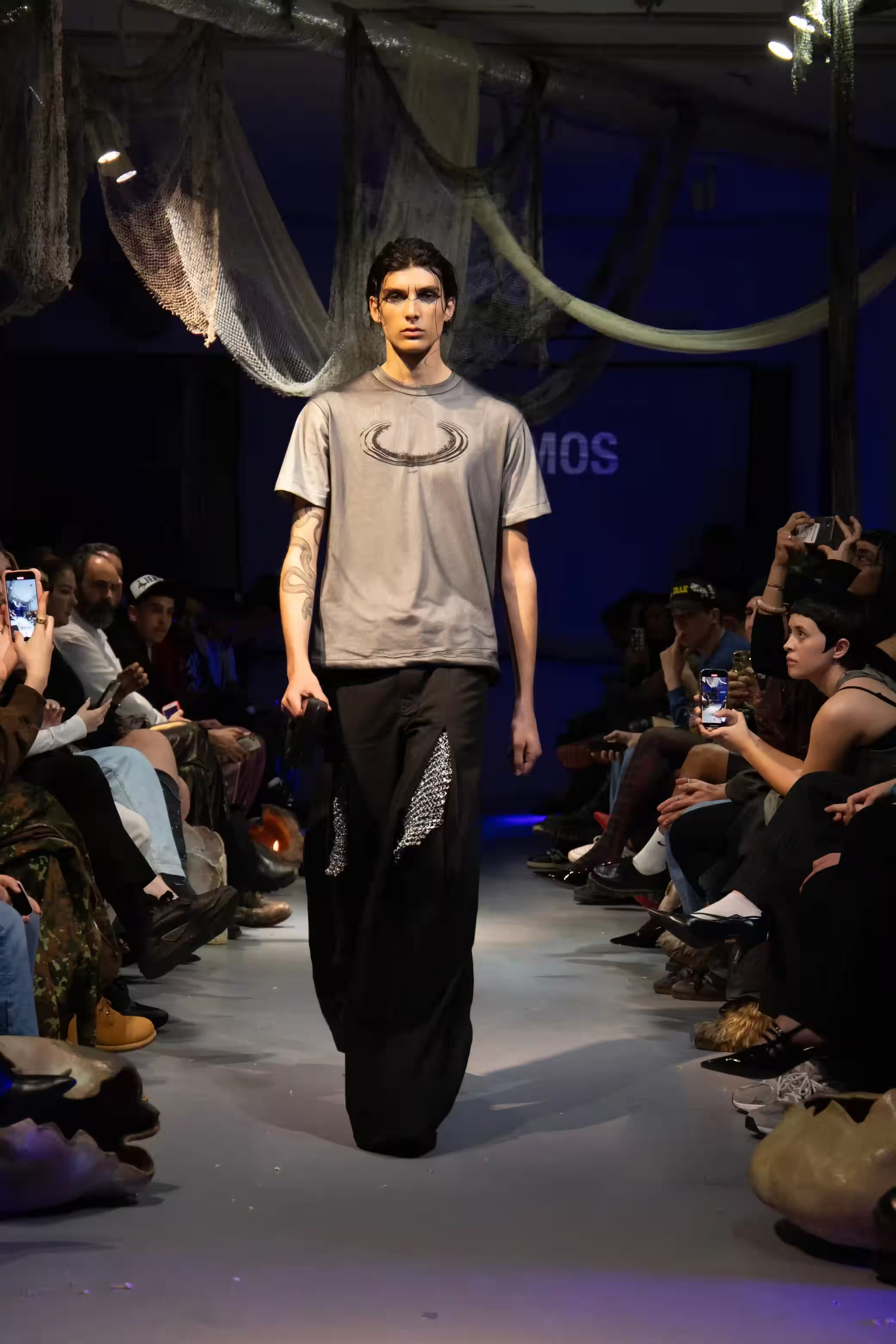 WATERLINE MESH T-SHIRT Model image